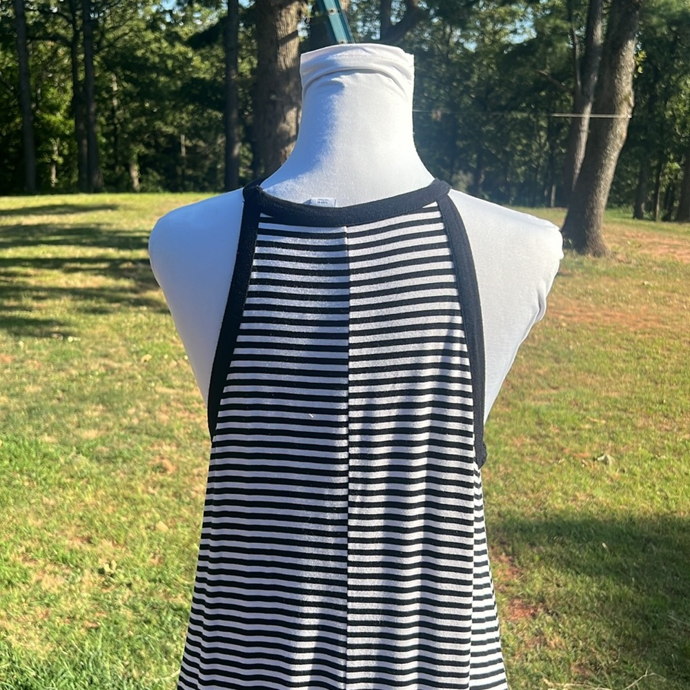 OLD NAVY HIGH NECK SWING DRESS …….437 - Picture 5 of 10